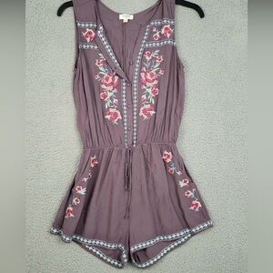 Umgee Floral Embroidered Romper sz Med (h1)